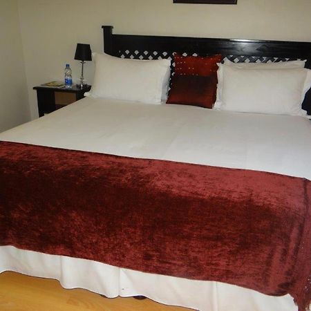 Lilliz Guest House Mthatha Bagian luar foto
