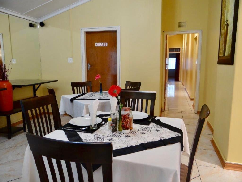 Lilliz Guest House Mthatha Bagian luar foto